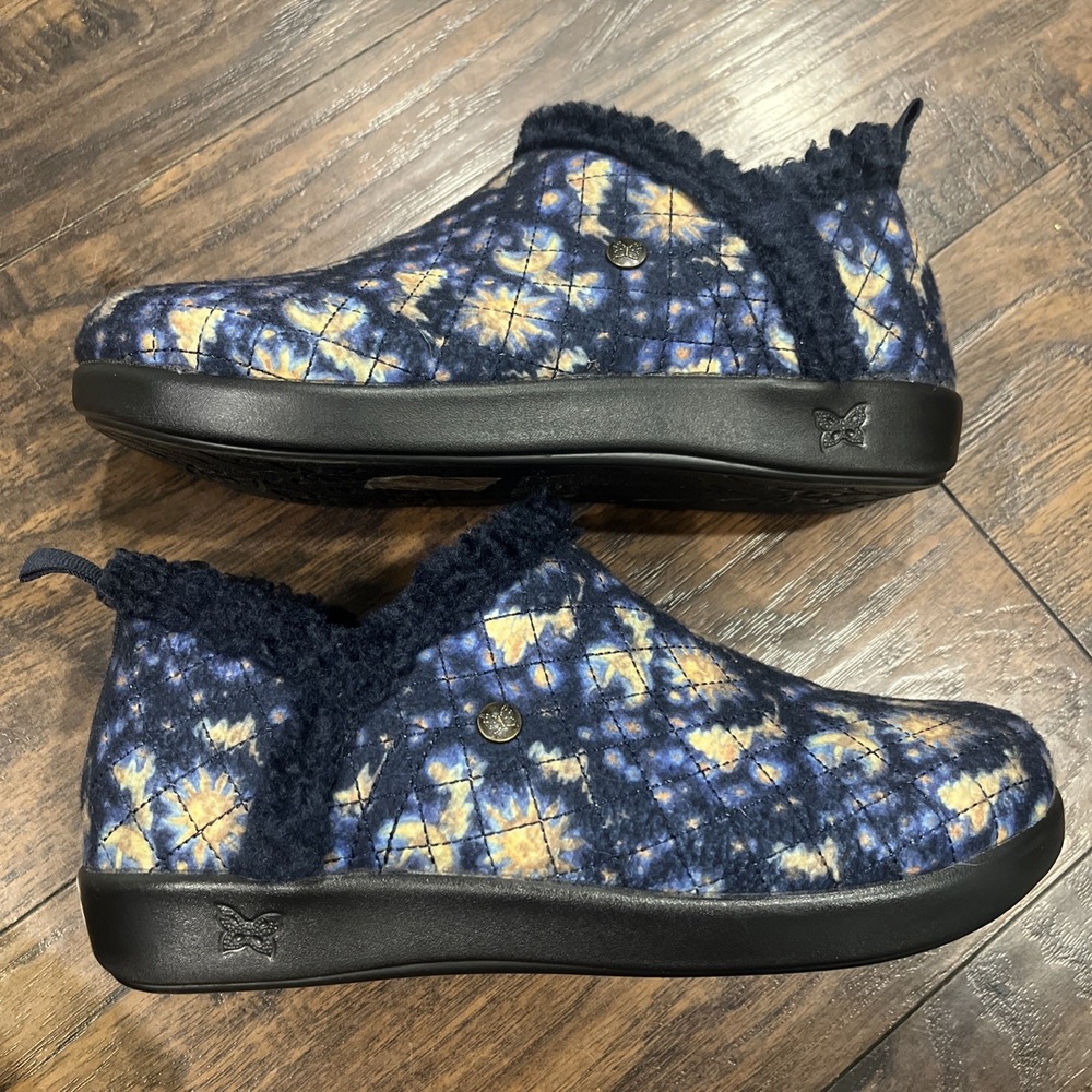 Alegria Blue Quilted Slip On Comfort Shoes Women's Size 10 Indoor Outdoor - Picture 8 of 8
